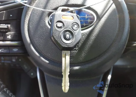 2019 Subaru Outback 2.5I Premium из США, поврежденный, VIN 4S4BSAHC1K3389140